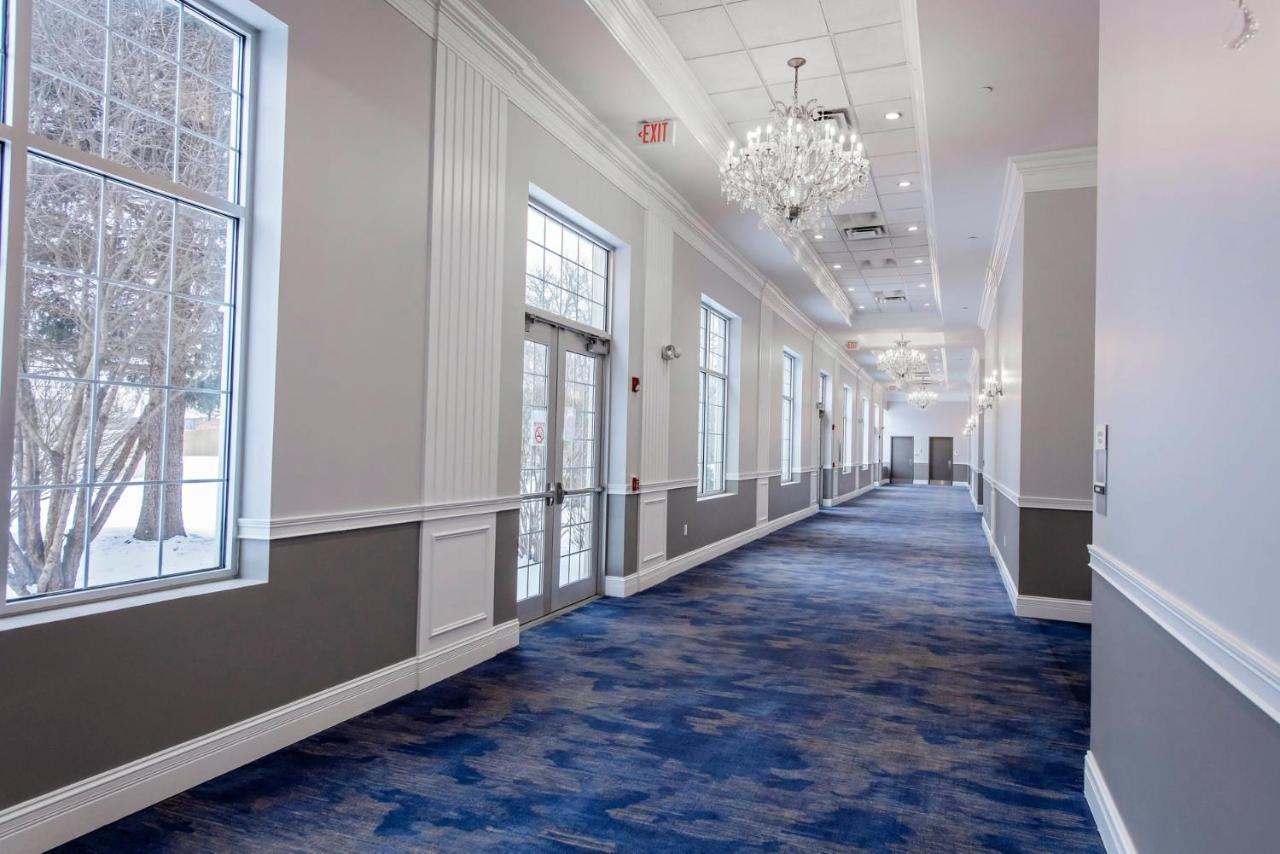 Clarion Hotel & Convention Center Joliet Bagian luar foto