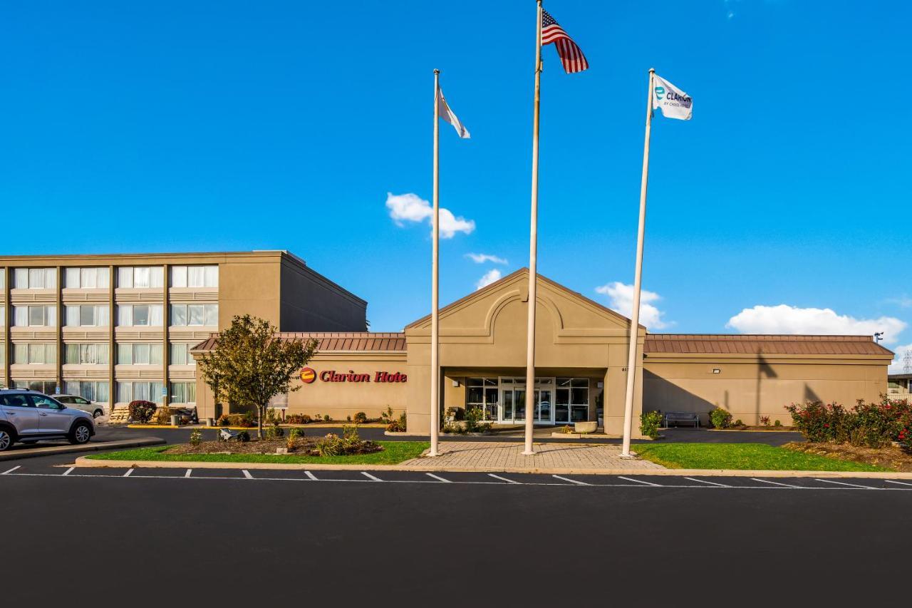 Clarion Hotel & Convention Center Joliet Bagian luar foto