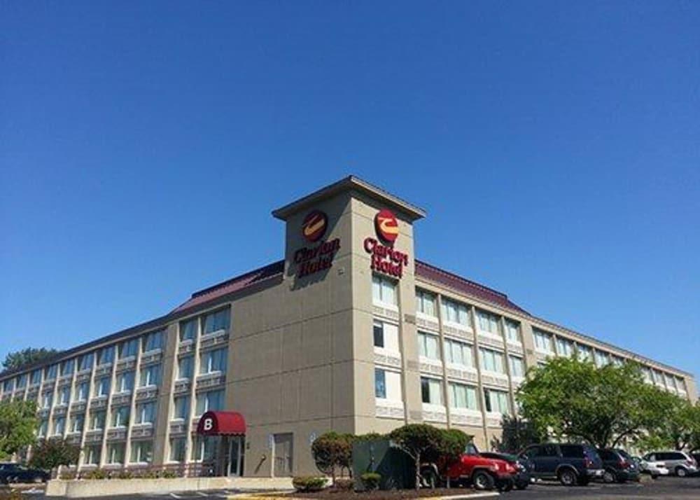 Clarion Hotel & Convention Center Joliet Bagian luar foto