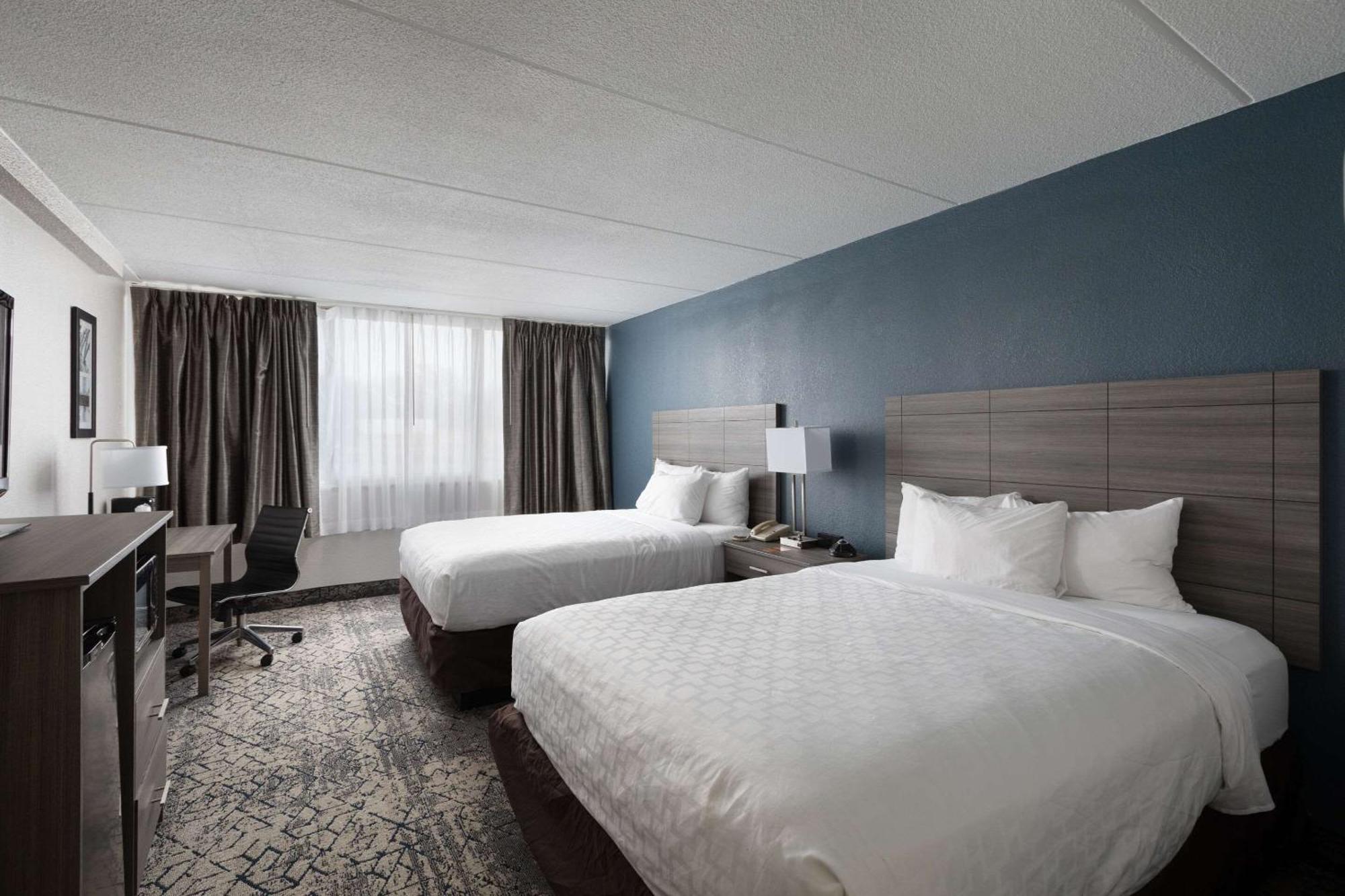 Clarion Hotel & Convention Center Joliet Bagian luar foto