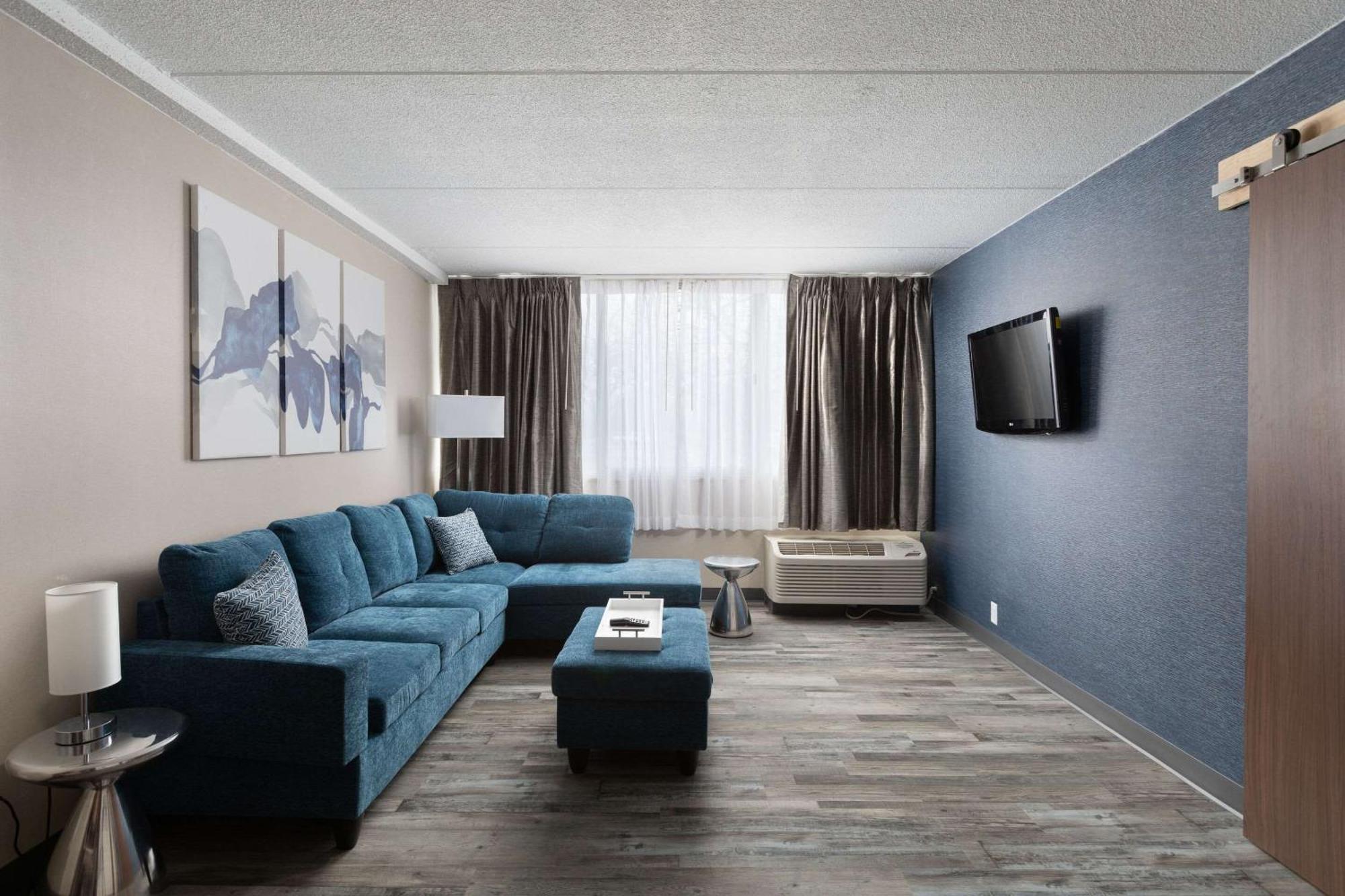 Clarion Hotel & Convention Center Joliet Bagian luar foto